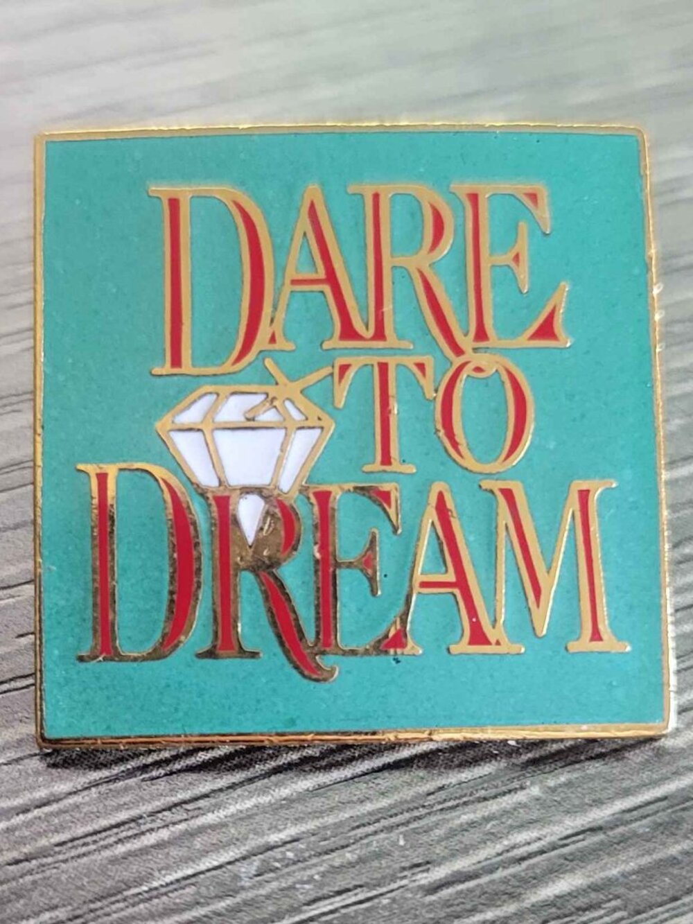 NO BRAND dare to dream pin